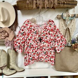 Lovely floral boho blouse w prairie cottage core vibe